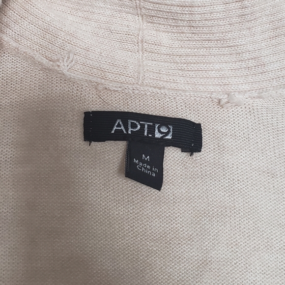 Sweater - Picture 3 of 4